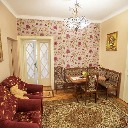 Lizak Appartement Berehove  Buitenkant foto
