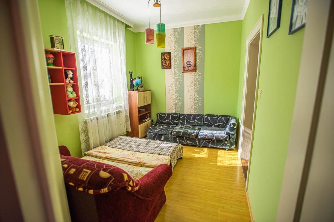 Lizak Appartement Berehove  Buitenkant foto